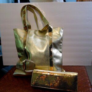 NWOT Avon Gold Tote With Wristlet Sequins 14½"x 15" x3"